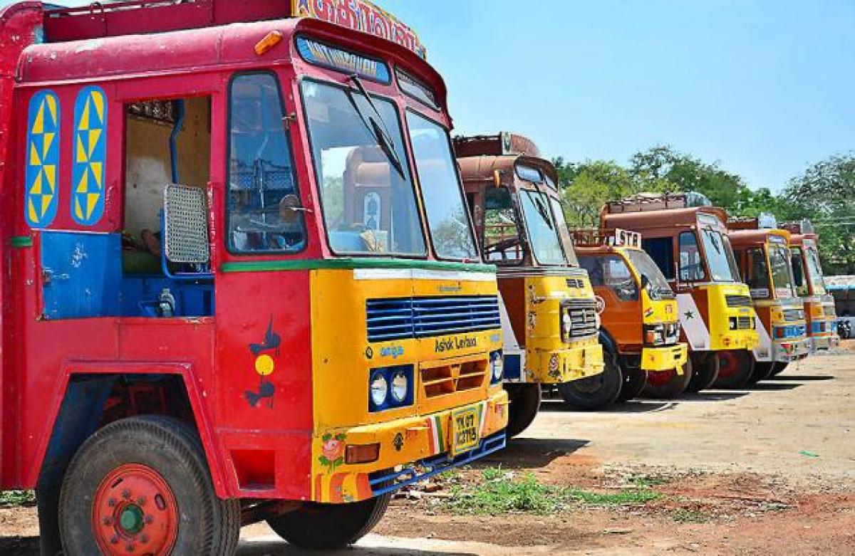 Lorry Owners to launch indefinite strike in AP, Telangana today